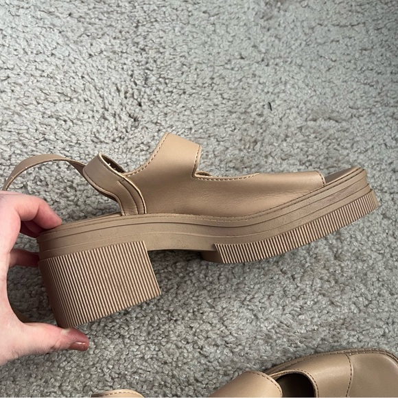 ASOS DESIGN Chunky Platform Sandal in Tan - Picture 7 of 9